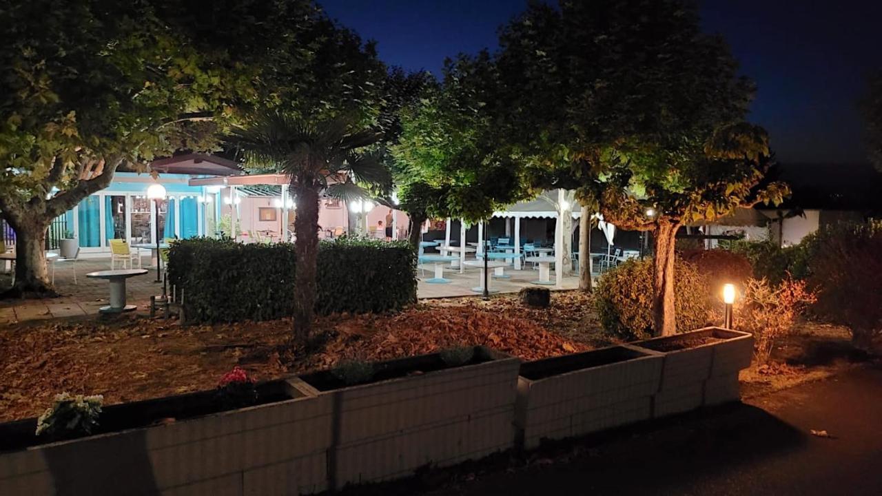 Hotel Le Zanchettin Mont-de-Marsan Exterior foto